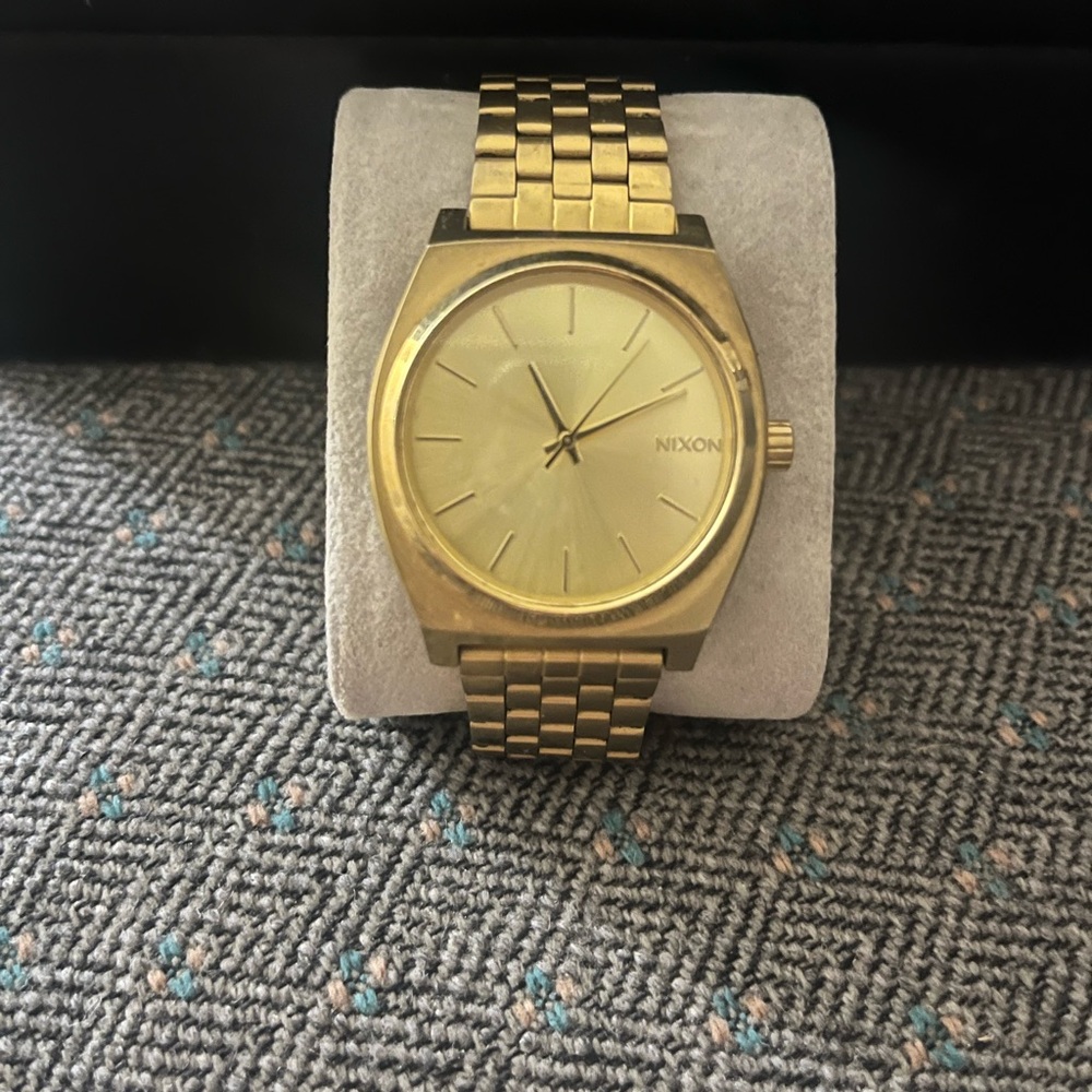 Nixon Watch